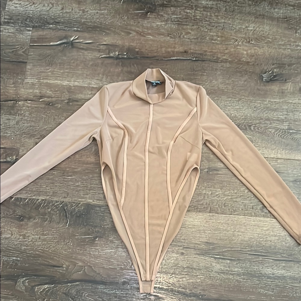Celebrity fashion by Hera Collection  Long Sleeve Bodysuit M